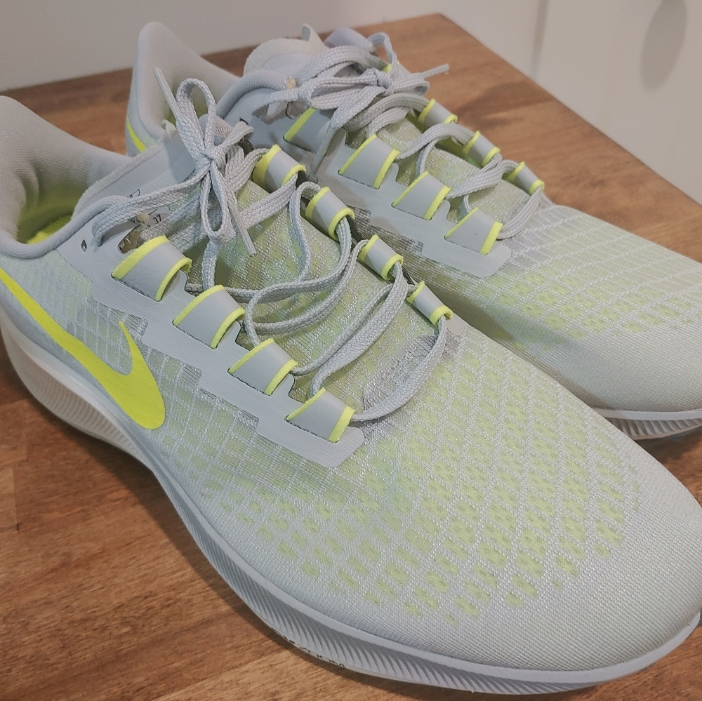 Nike Zoom Pegasus 37 Men Size 13 Like New Condition